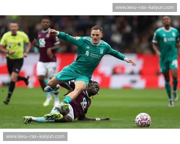巅峰对决,马德里不眠夜:皇马vs马竞集锦里藏着的豪门恩怨与绿茵美学 巅峰对决,马德里不眠夜:皇马vs马竞集锦里藏着的豪门恩怨与绿茵美学